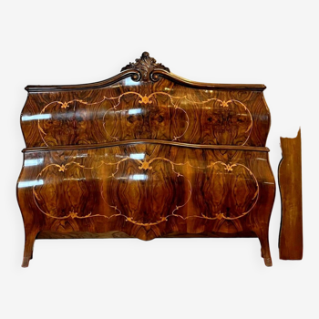 Louis XV style curved Venetian center bed in marquetry circa 1900-1920