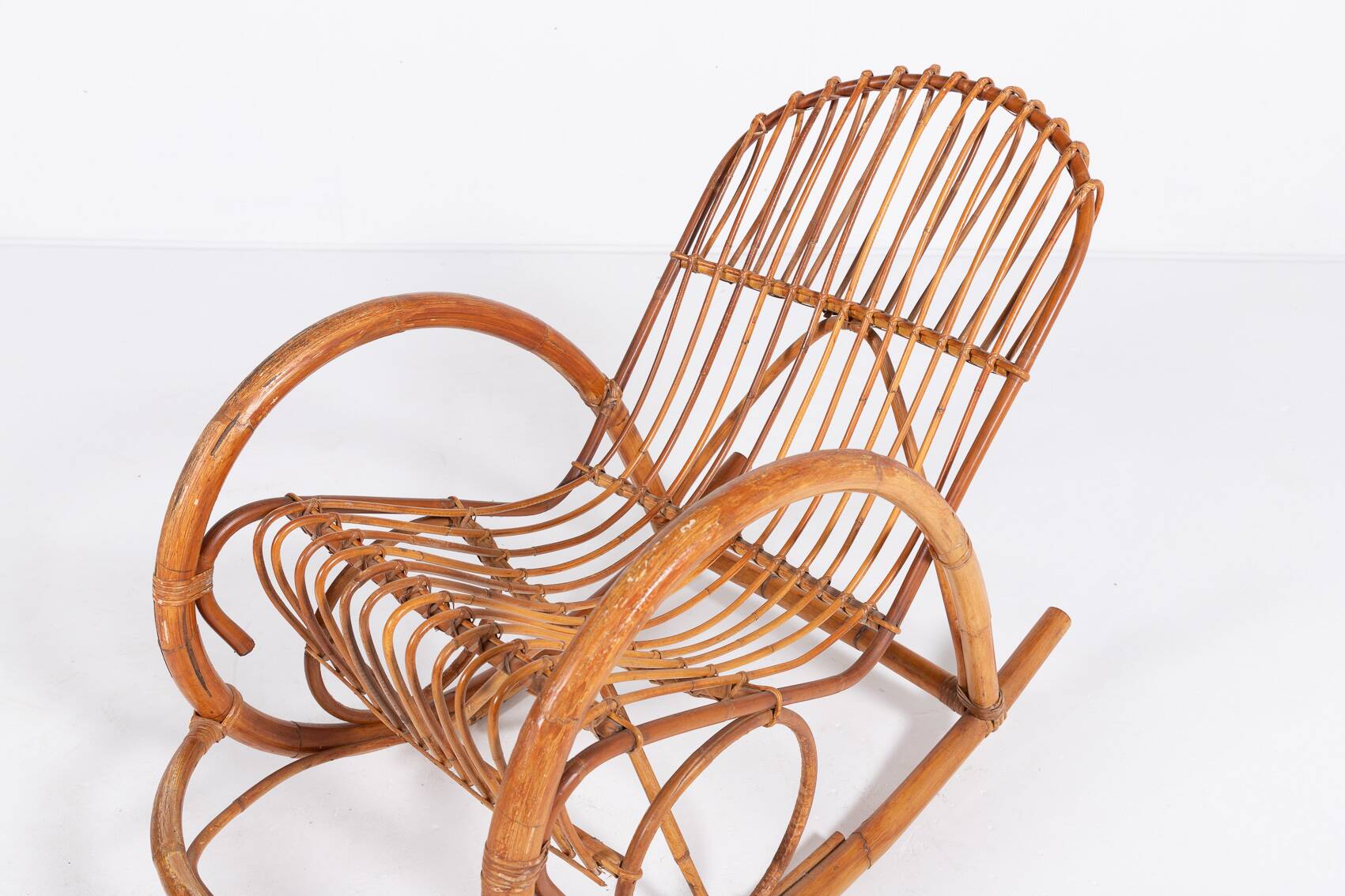 Fauteuil à bascule italien en rotin, 1960