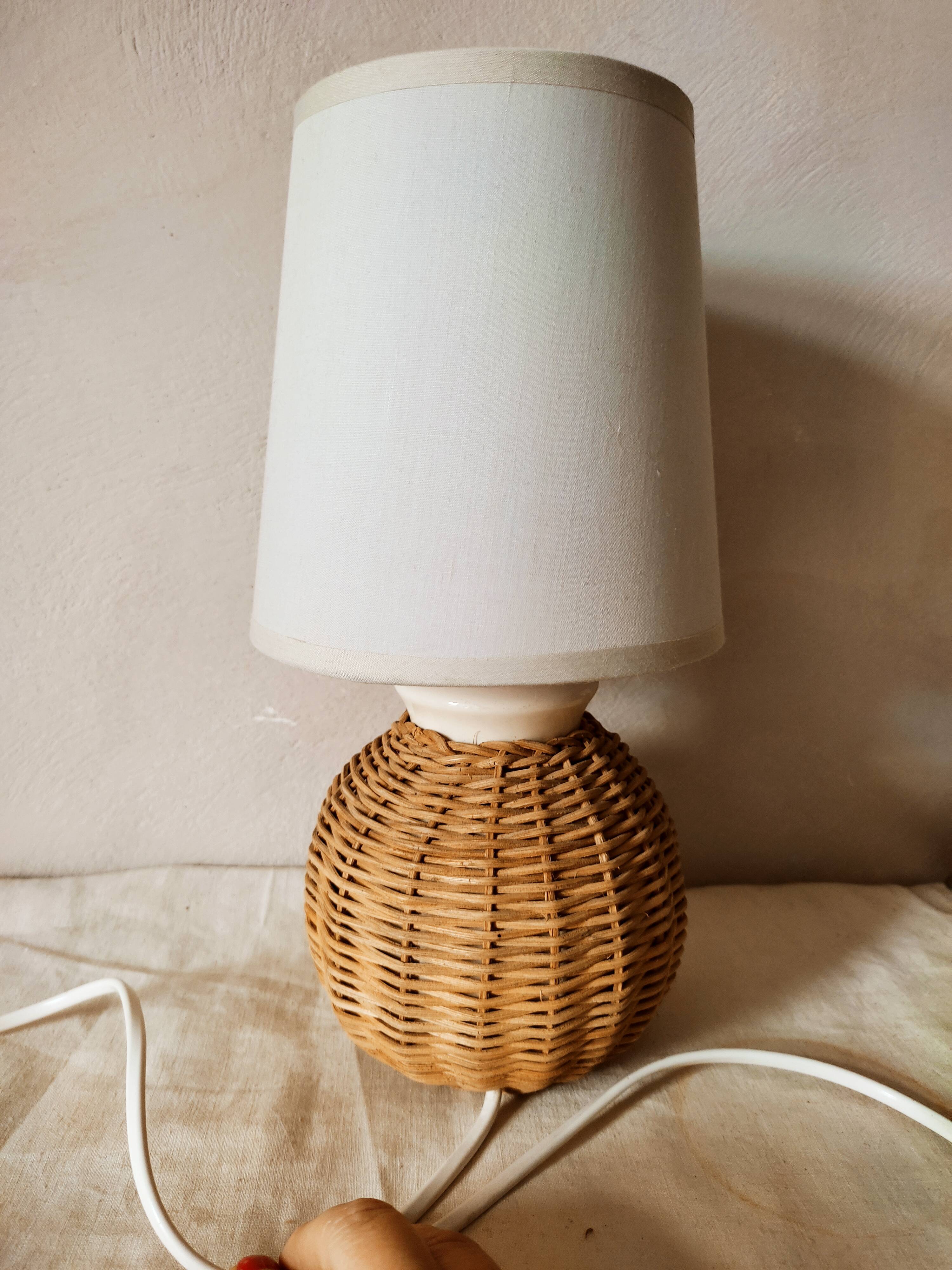 Wicker ball lamp
