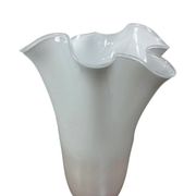 Vase blanche en verre plissé fidrio