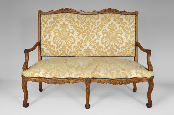 Banquette style Louis XV en chêne sculpté