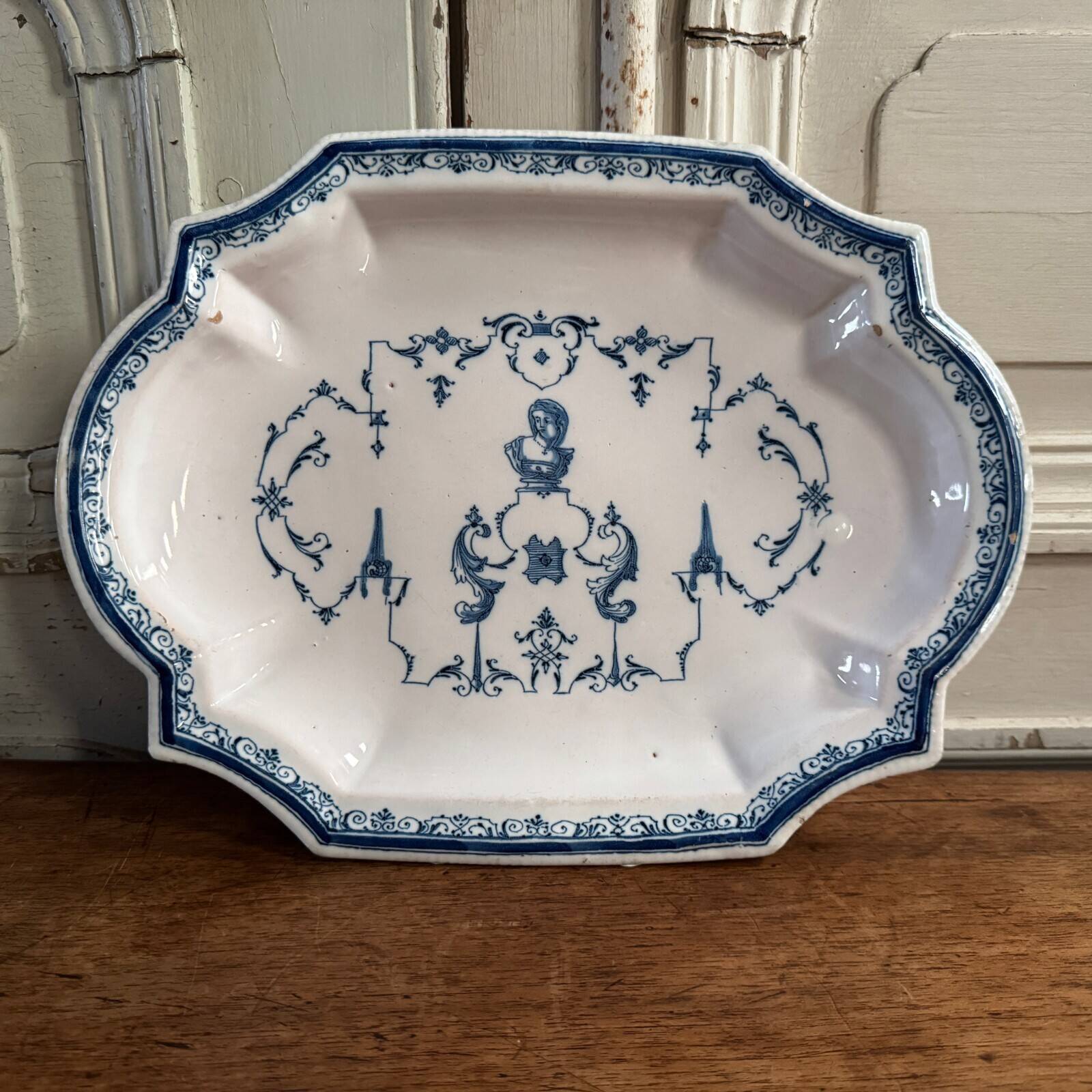 Oval dish in Moustiers earthenware in shades of blue