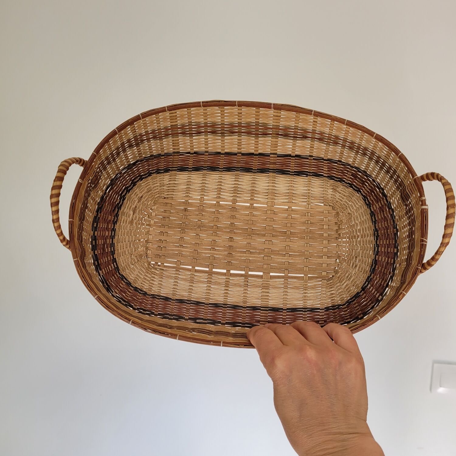 Oval basket with handles