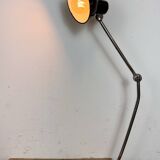 Lampe de bureau, d'atelier industriel en tôle émaillée noire, années 1950