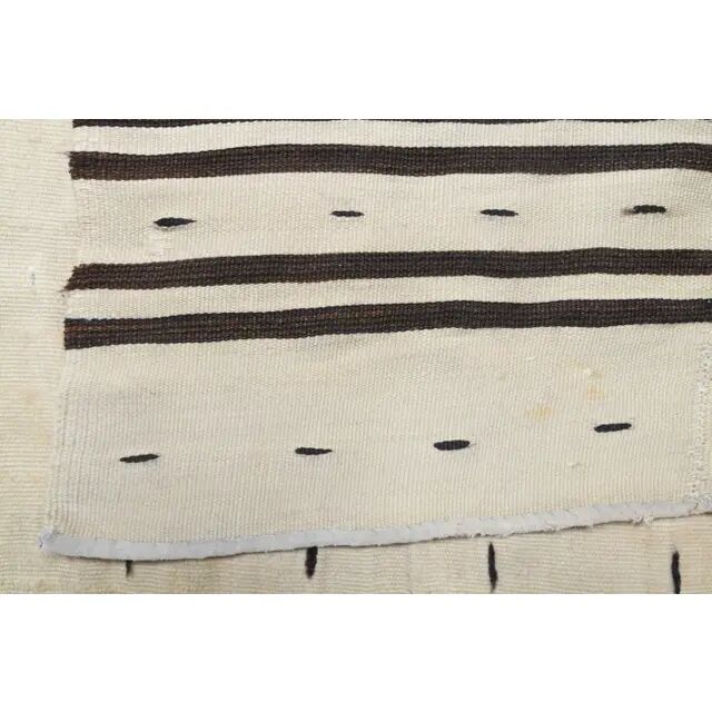 Tapis kilim en laine et coton beige turc vintage noué à la main 140x196