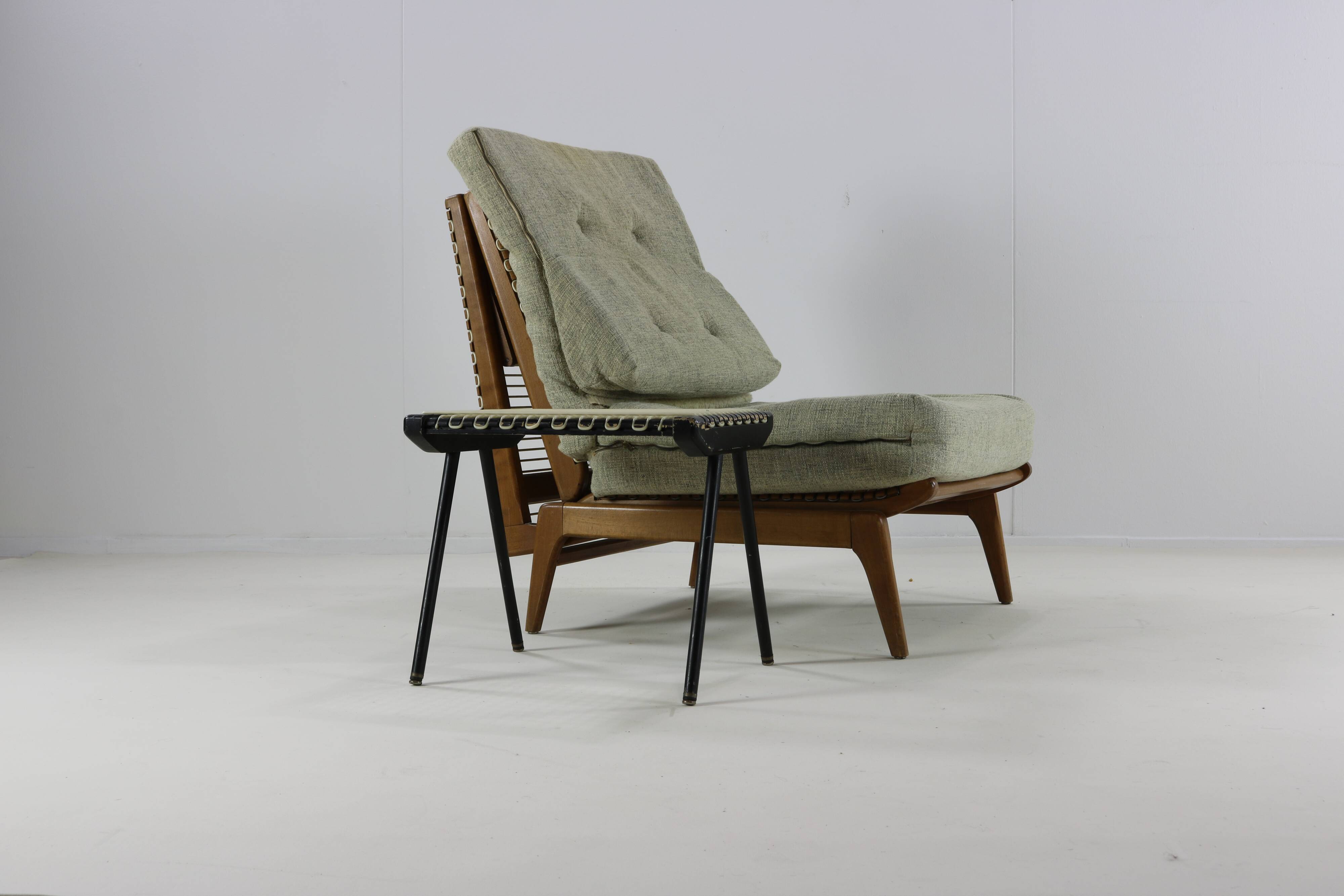 Midcentury french design fauteuil / day bed by George Tigien