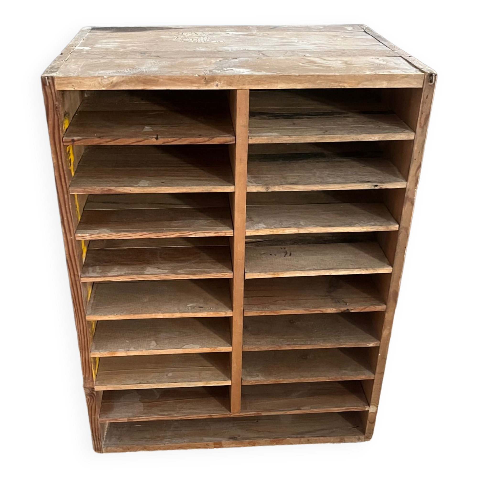Meuble de metier à casiers