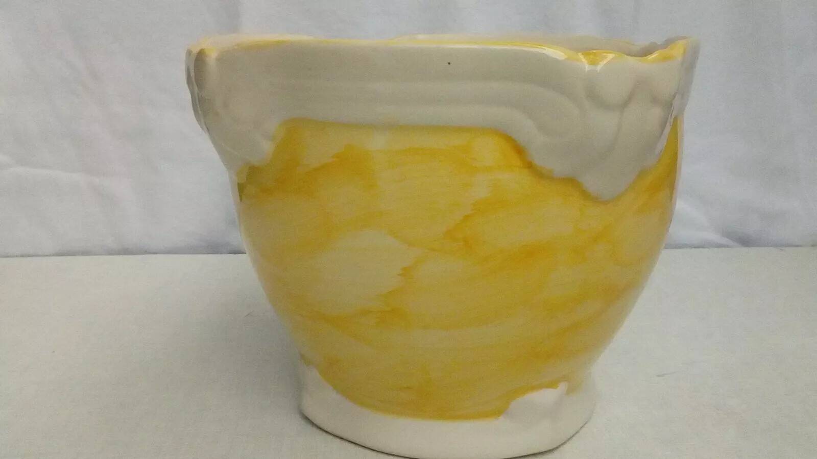 Earthenware planter with towel painting decor