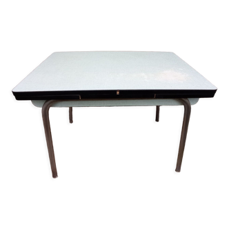 Table formica