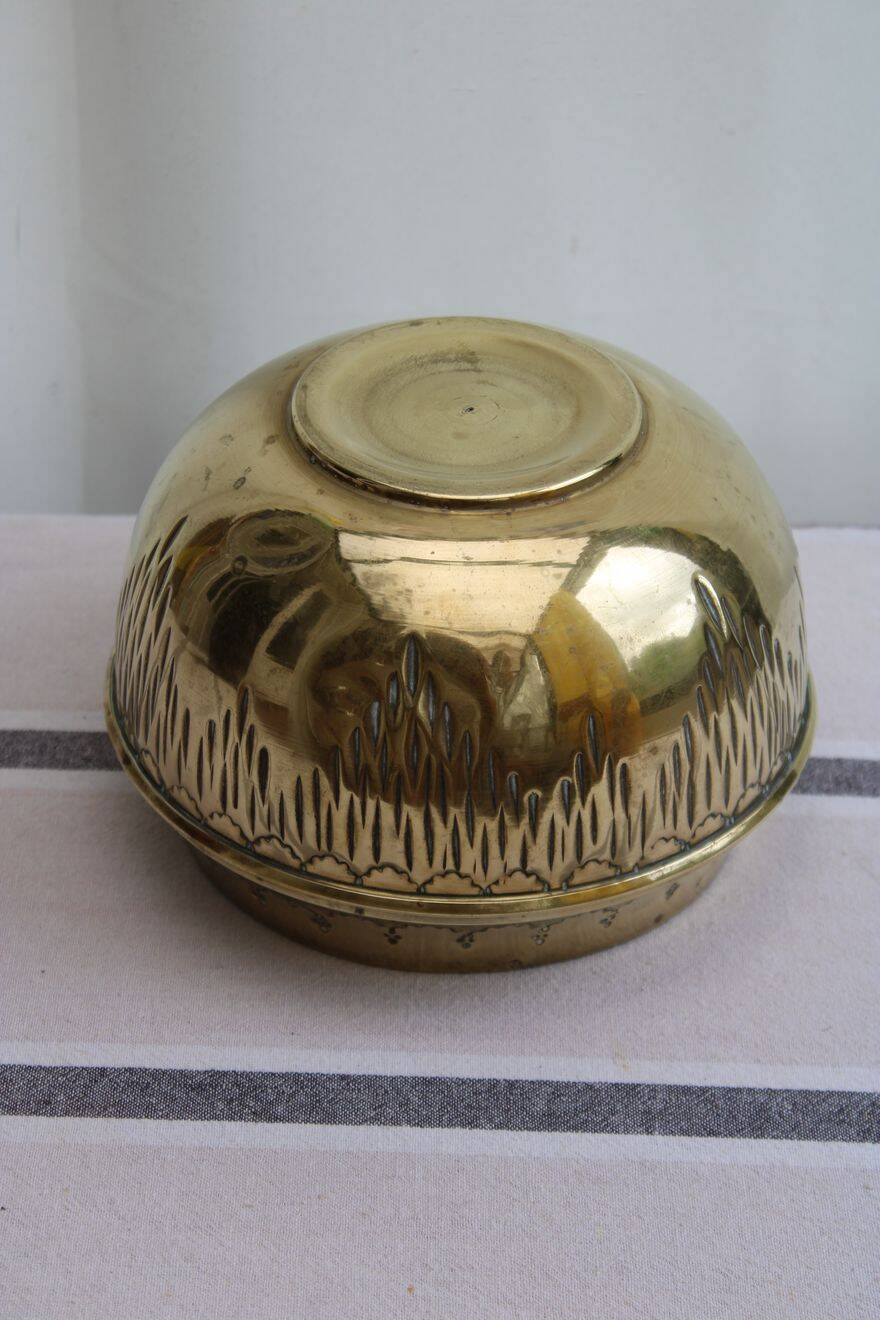 Golden brass cache-pot