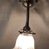 Art Deco wall sconce in porcelain, brass and crystal - early 20th century