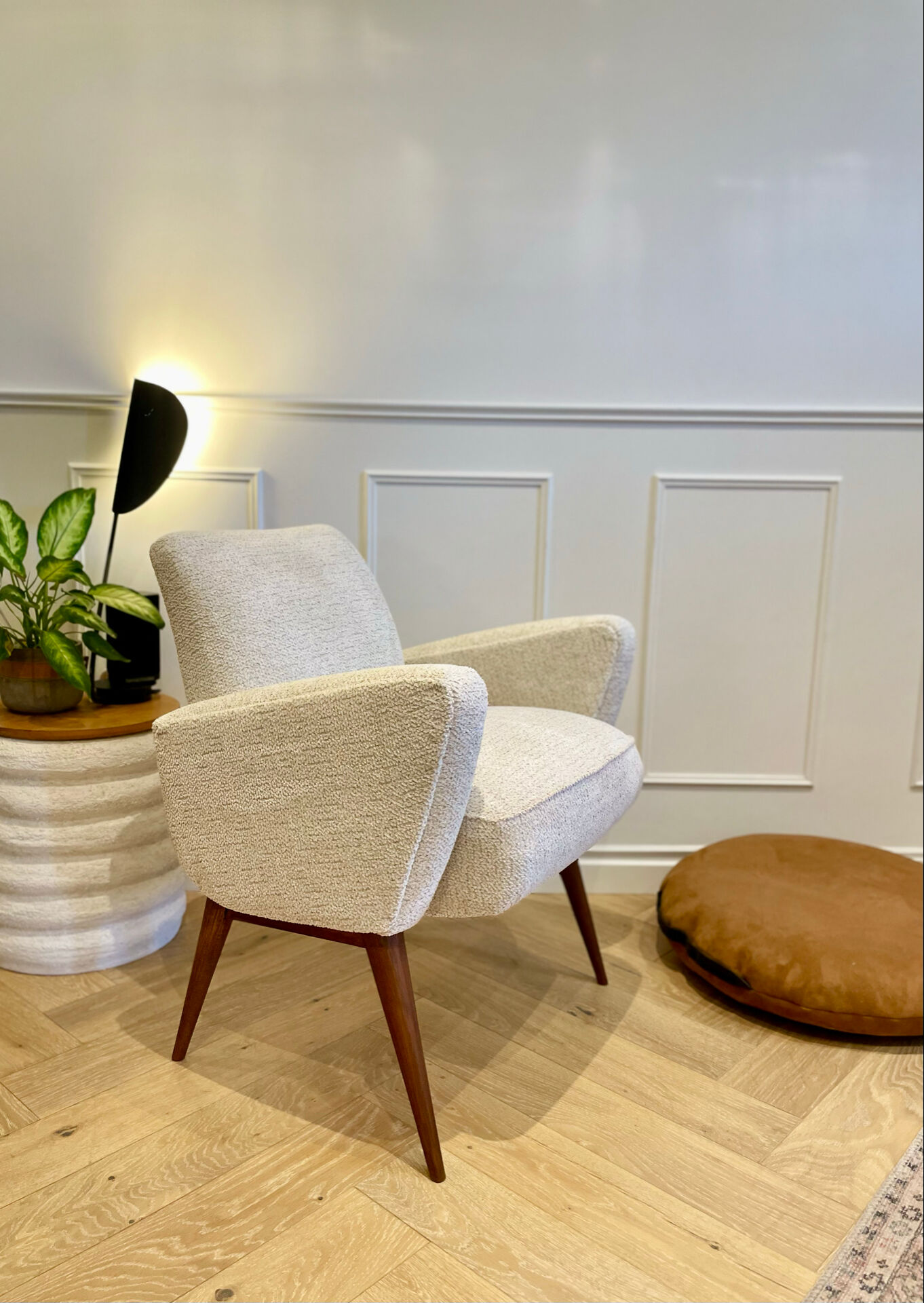 Vintage armchair – Ecru fabric – 1970s