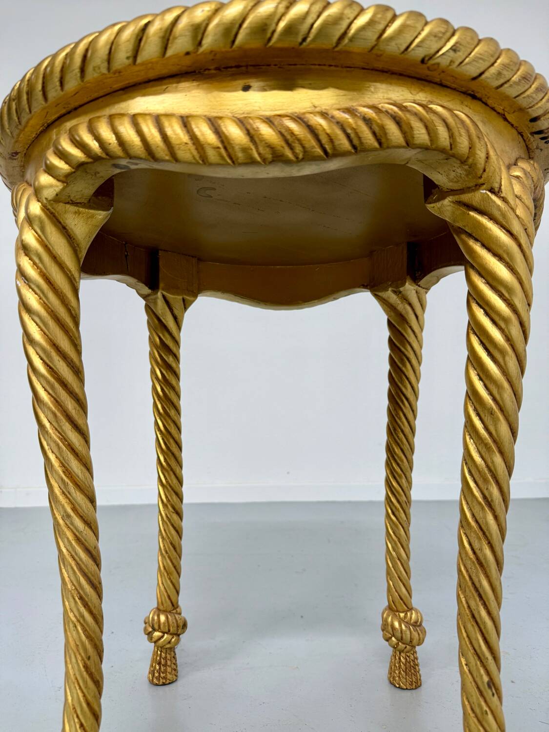 Antique 60s Hollywood Regency gilded and twisted wood table, pedestal table