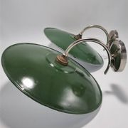 Paire d'appliques en tôle émaillée