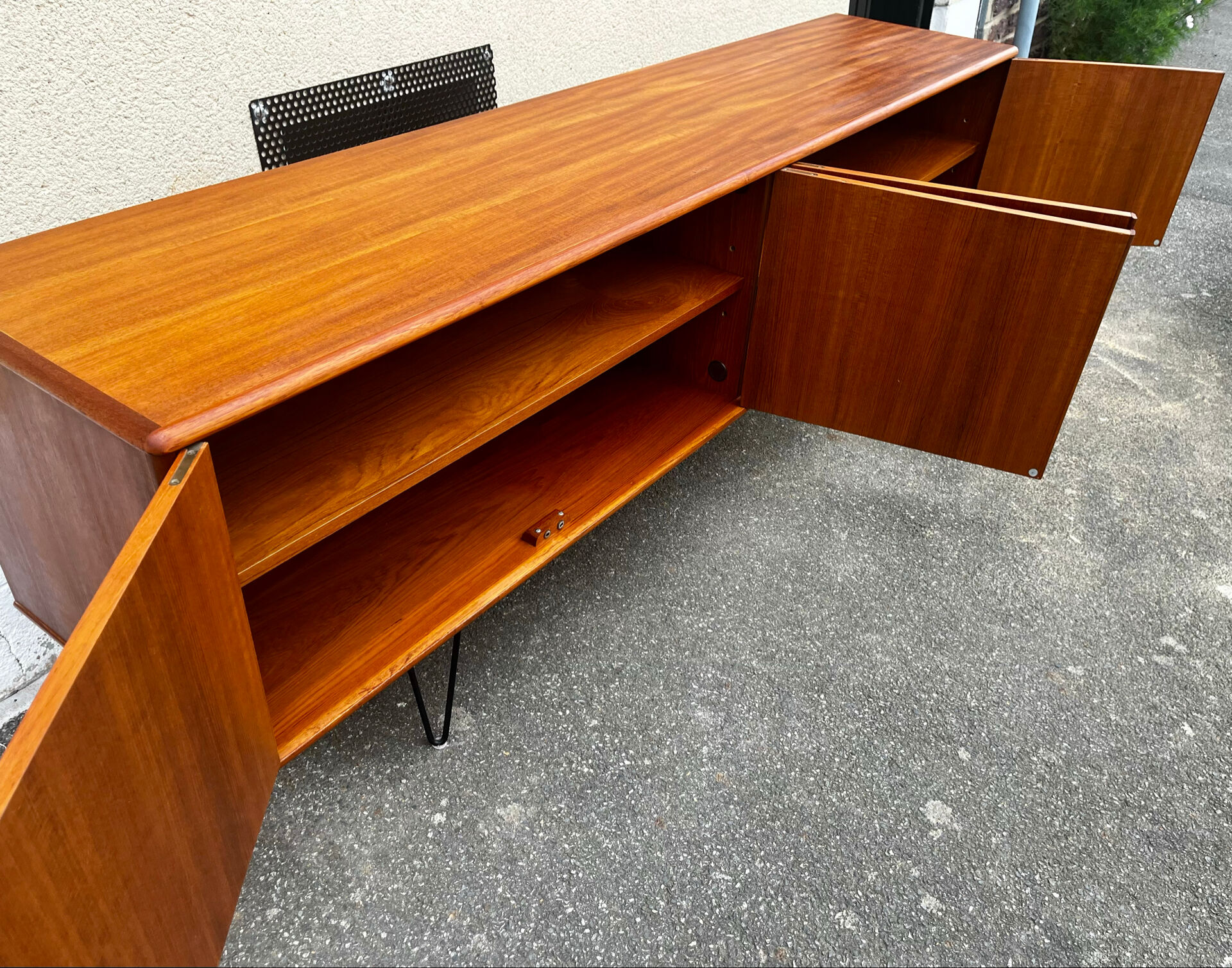 Teak enfilade