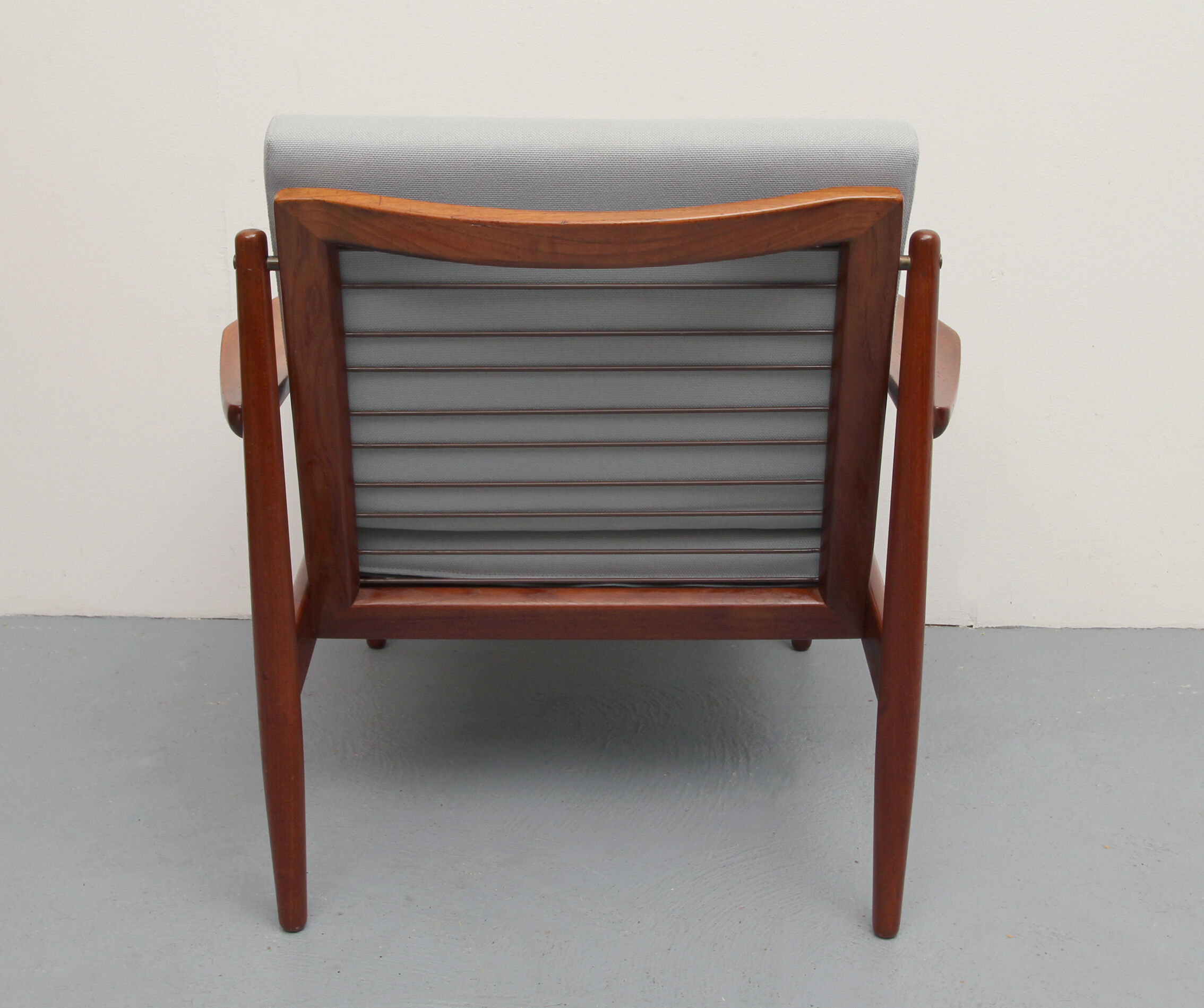 Fauteuil teck des années 1960 en gris, Arne Vodder