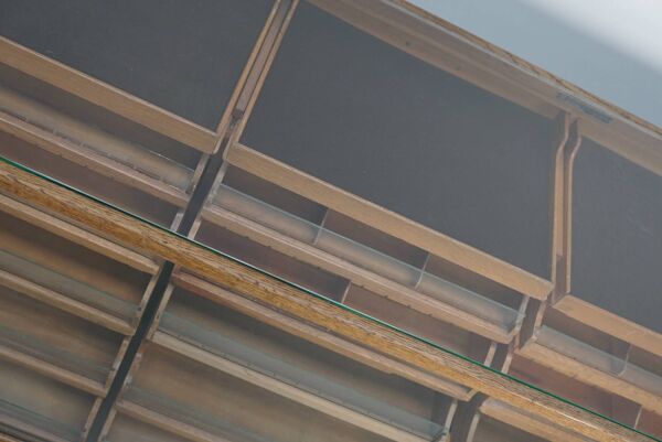 Vitrine de comptoir de magasin vintage en chêne et verre allemand, vers 1950