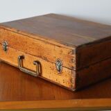Old painter's case and palette