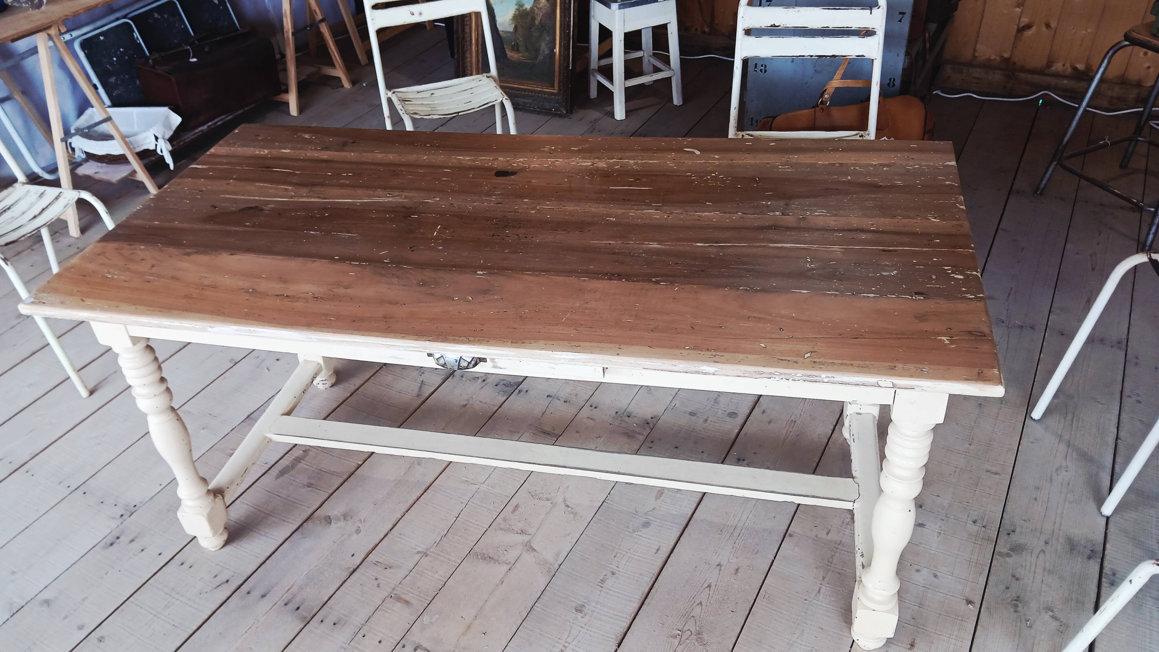 Farm table