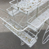 Chariot fleuriste ou bar de jardin en fer perforé