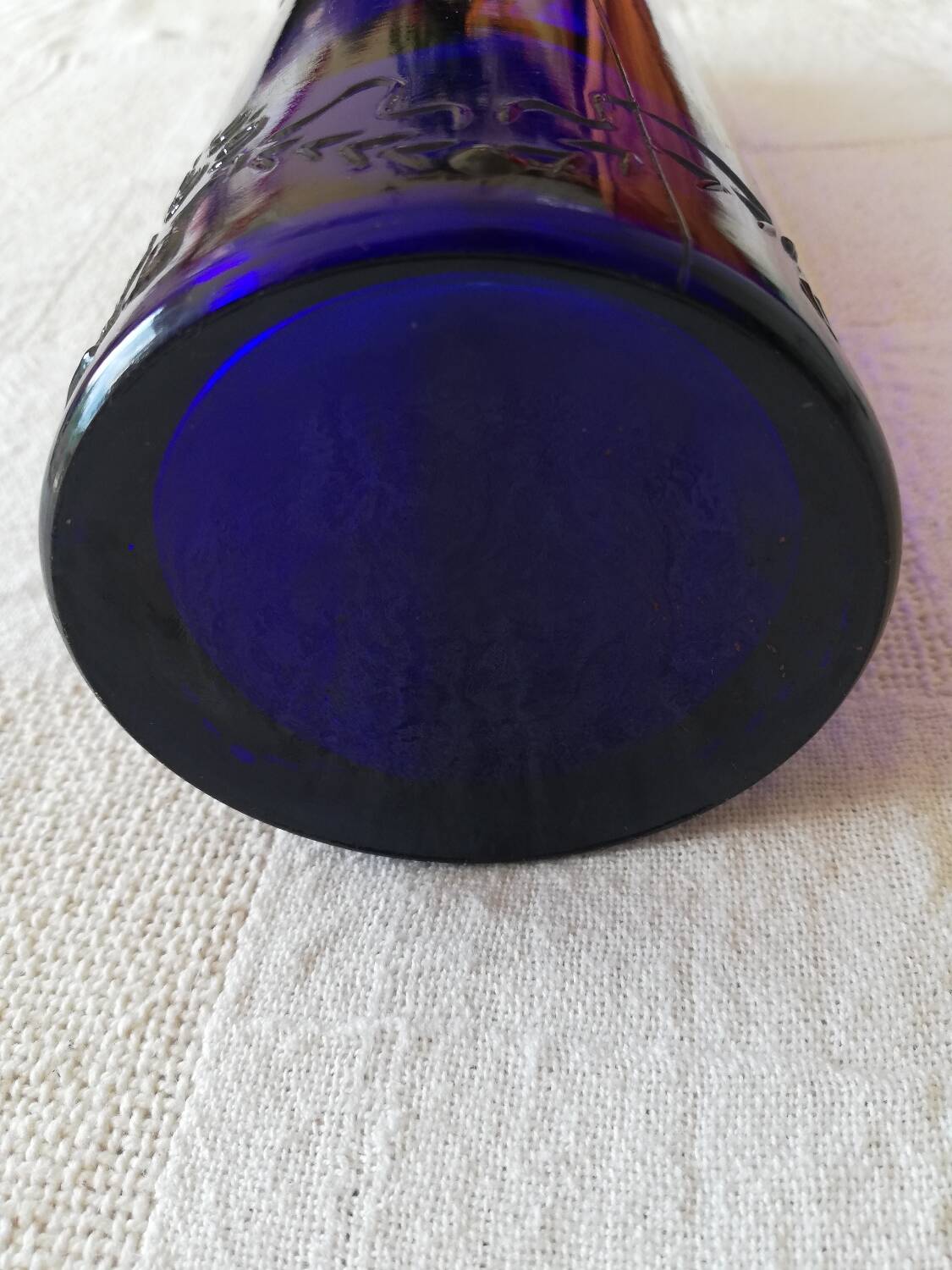 Vintage cobalt blue bottle 80's floral decoration garlands in relief