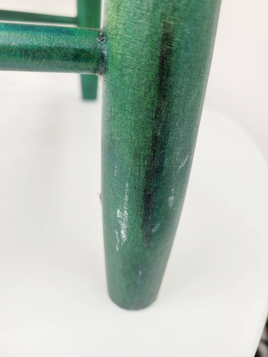 Small vintage children's chair in wood and green straw