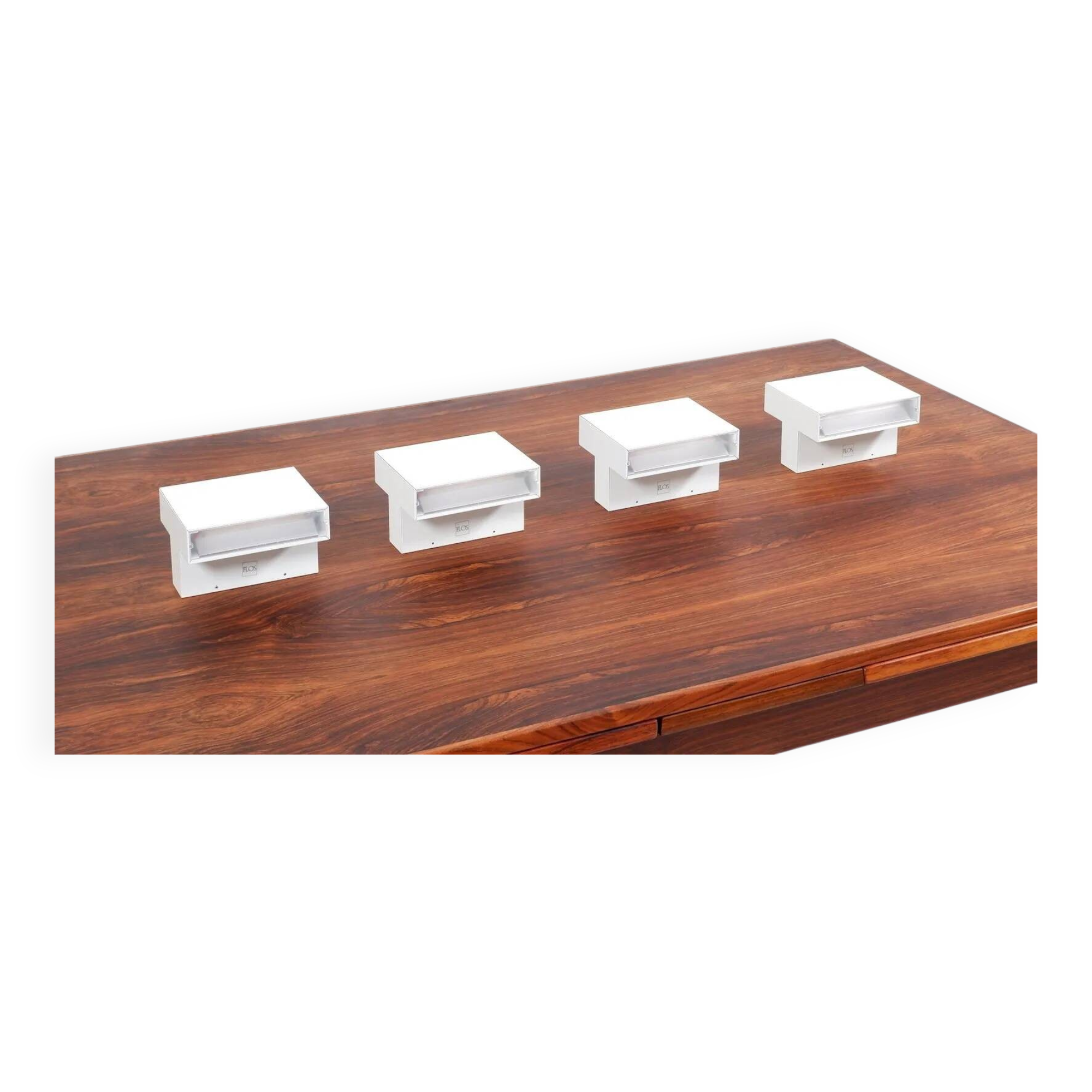 “Tight light” wall lamps by Piero Lissoni for Flos