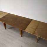 Extendable compass foot table