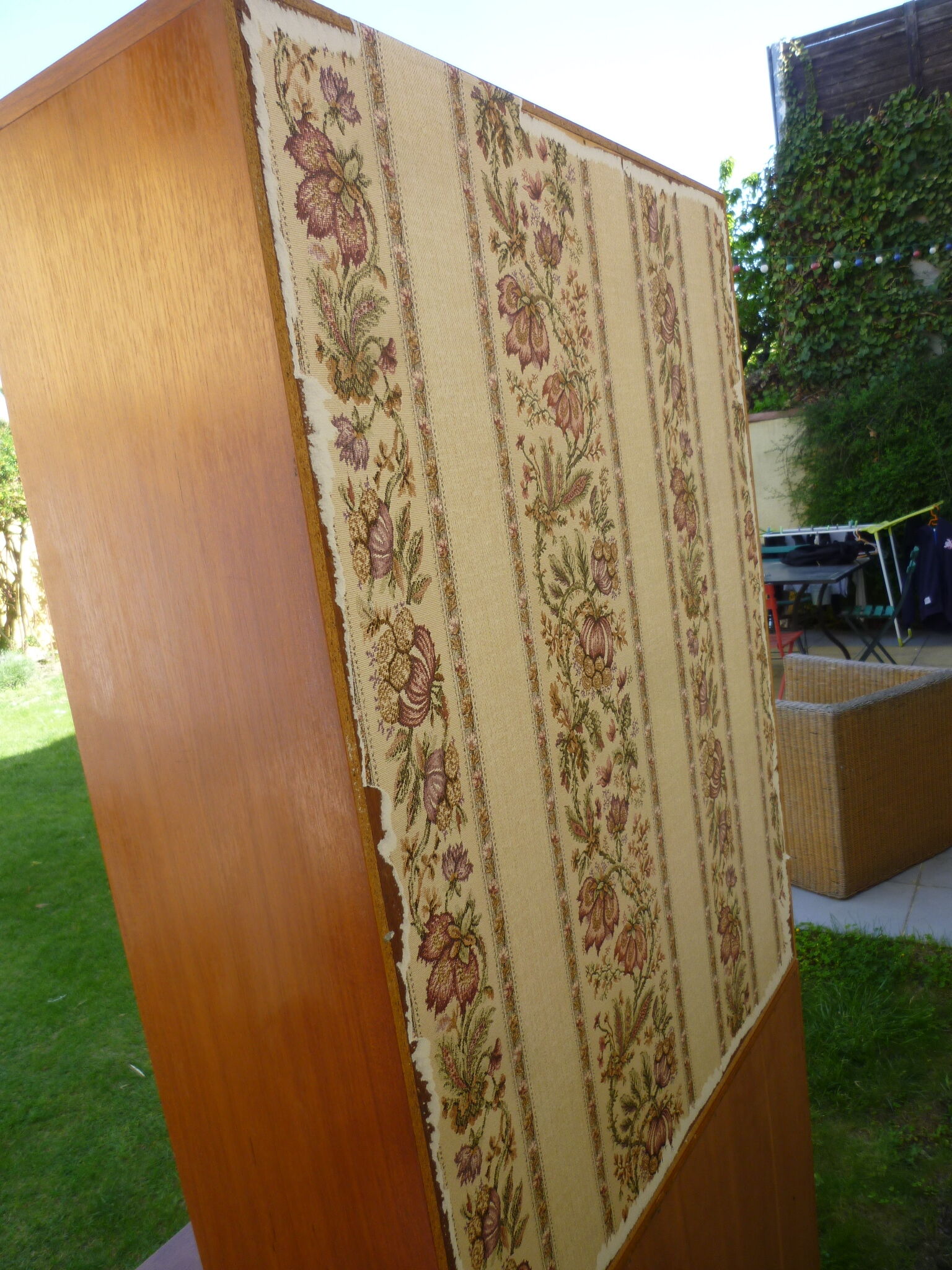 Oscar - shelves and showcase - vintage library