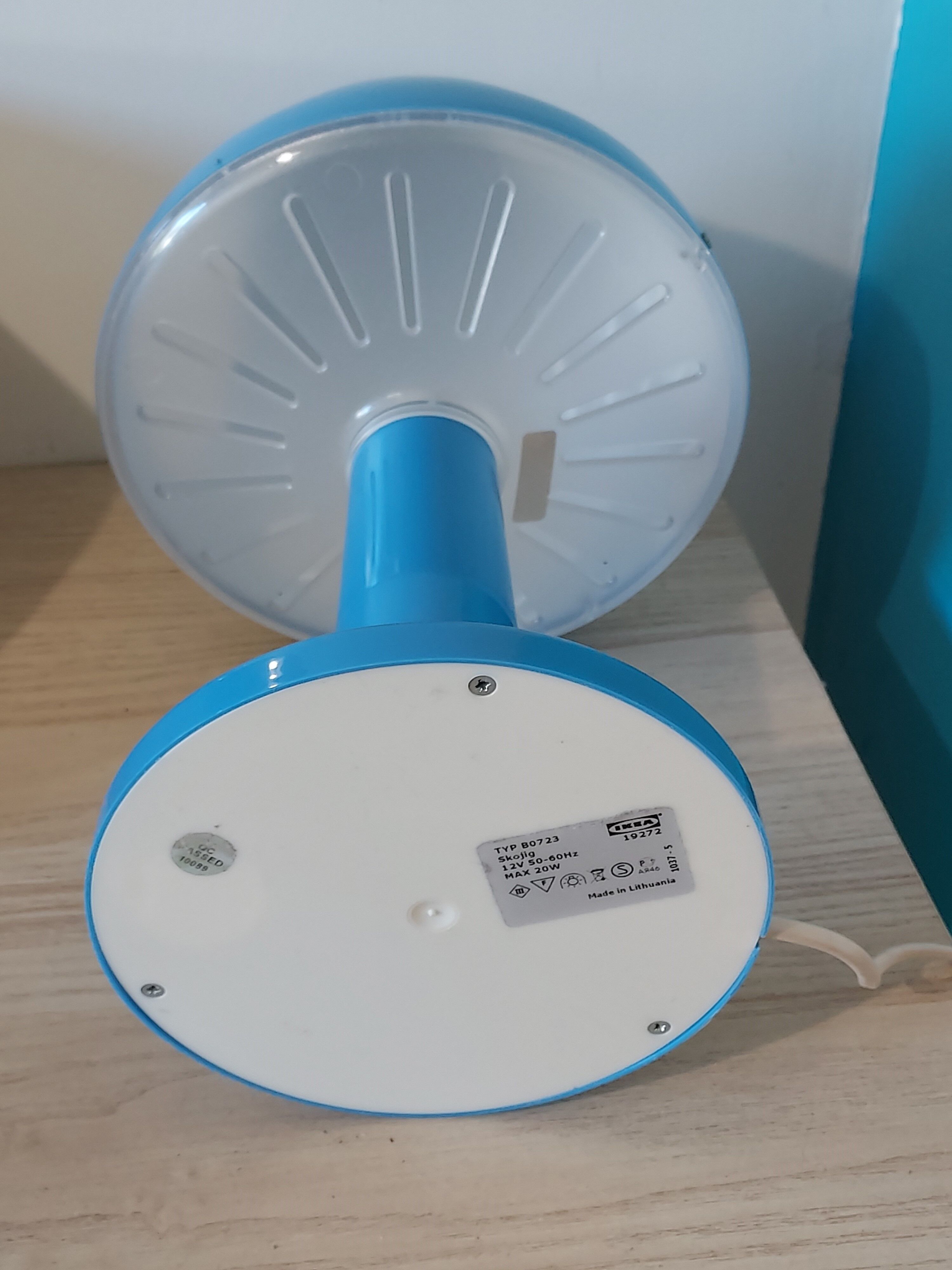 Lampe ikea Skojig bleue
