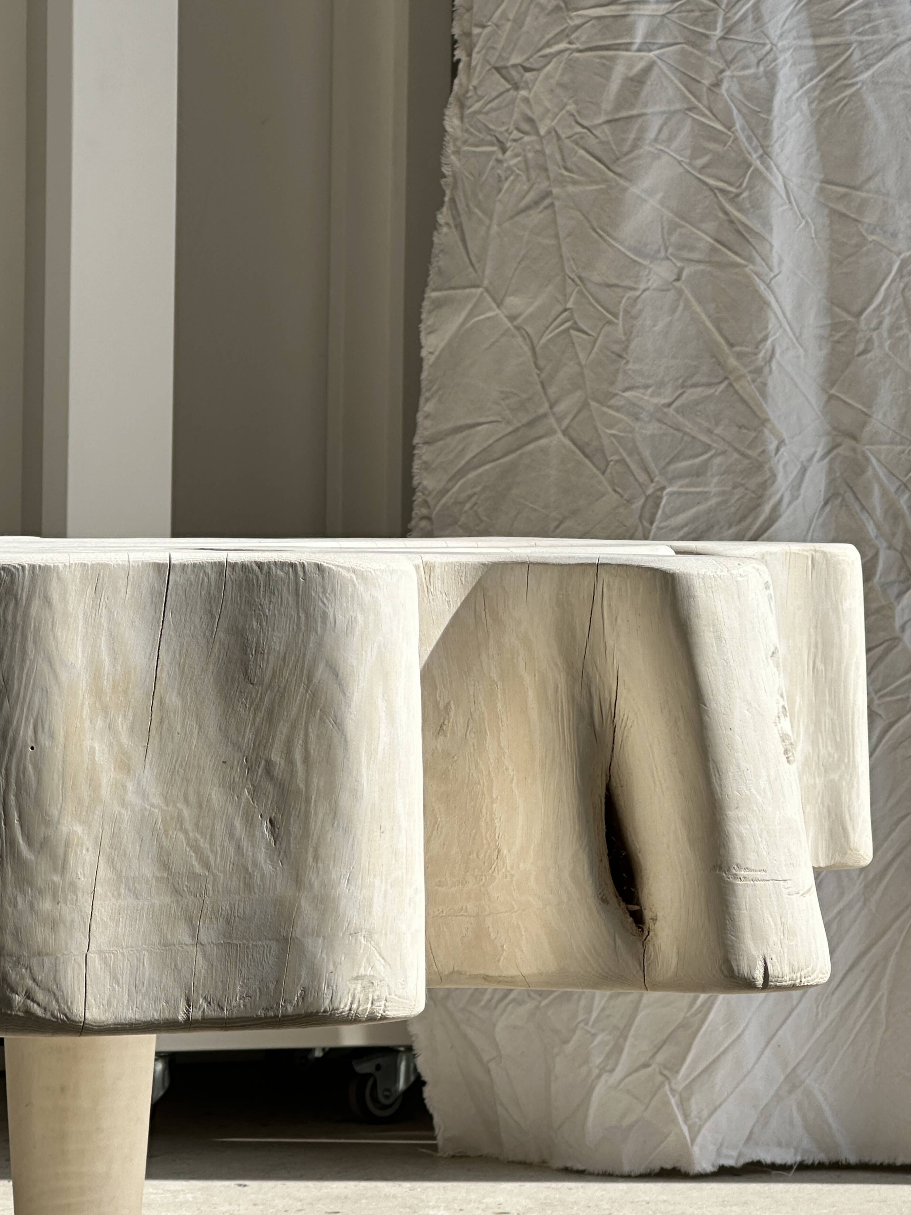 Very large whitewashed mango coffee table with an organic top D:140cm