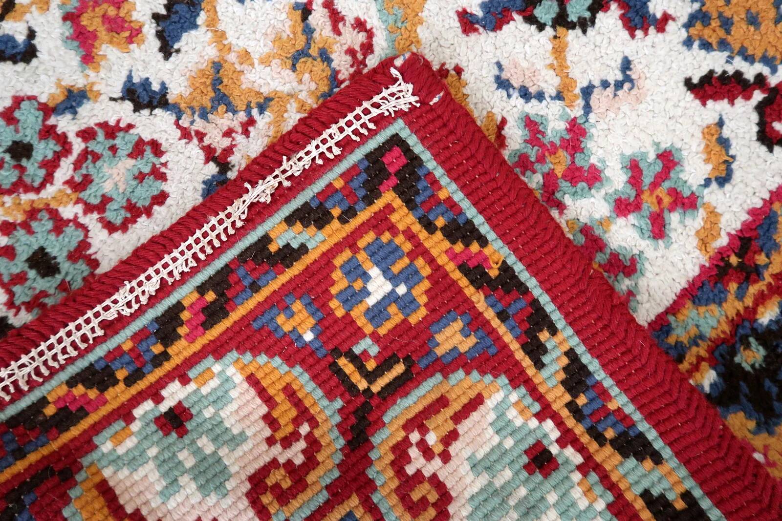 Vintage French Savonnerie wool rug, ivory field & rosace medallion, crimson border, c. 1950s — 202 × 290 cm — 1C1281