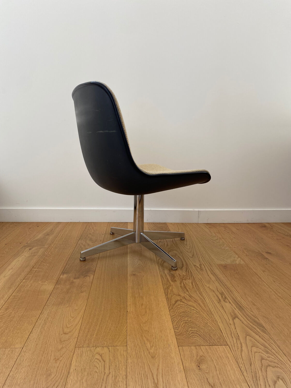 Fauteuil pivotant par Randall Buck pour Steelcase Strafor