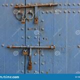 Porte bleu