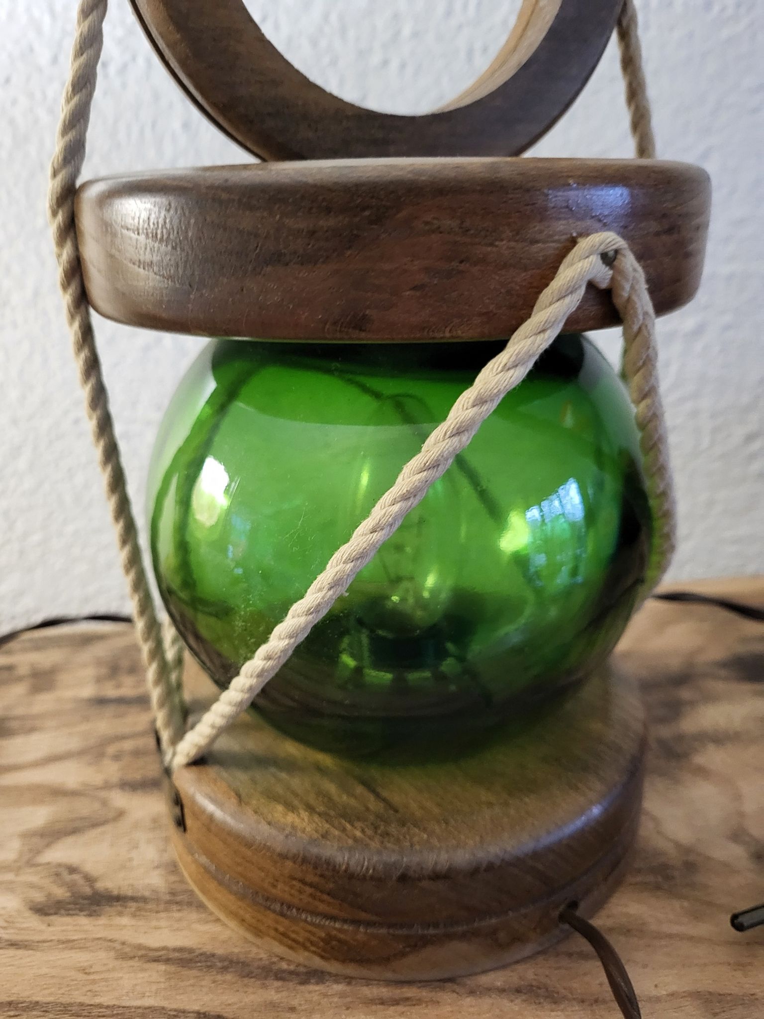 Lampe boule à poser