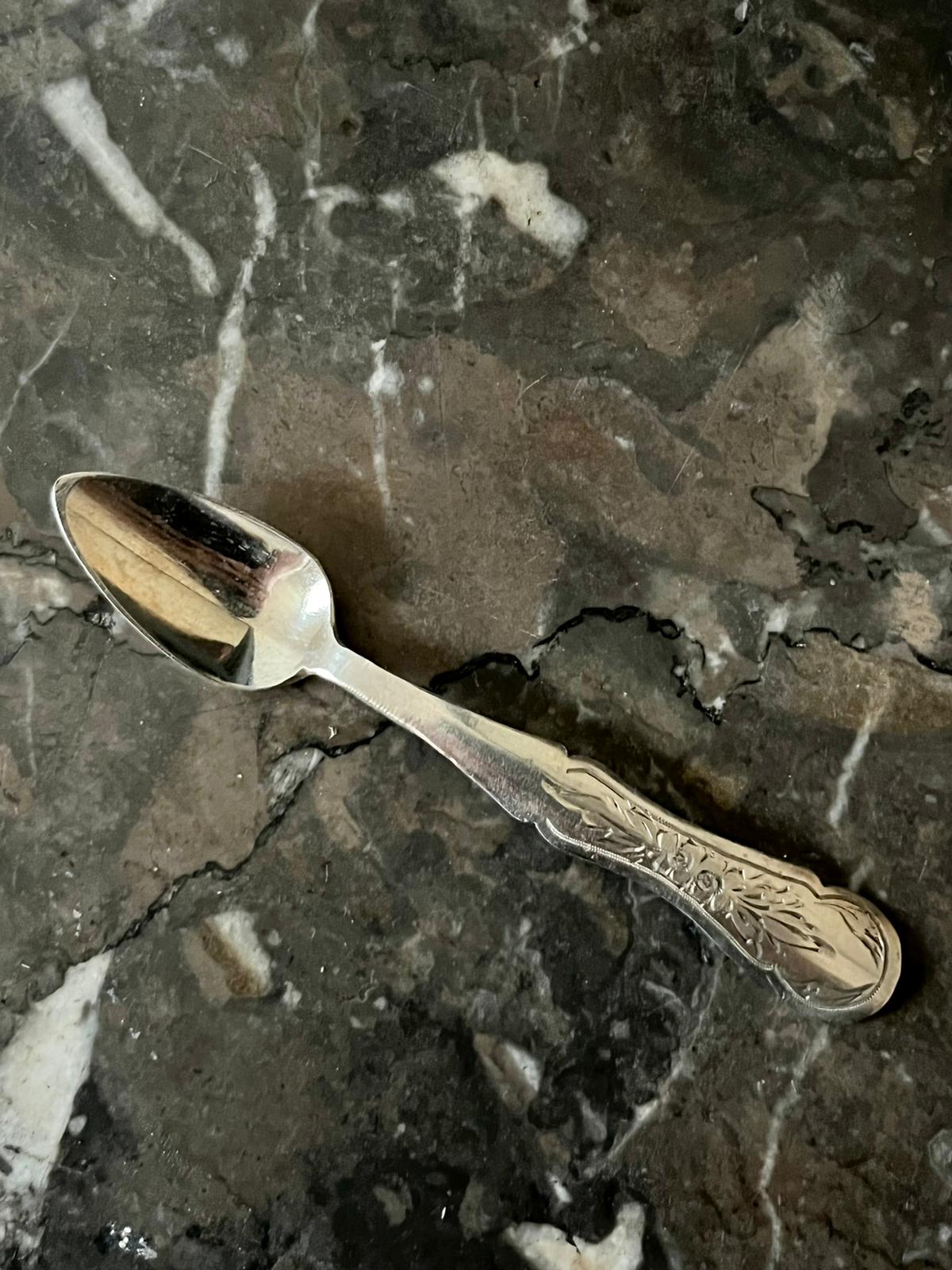 12 silver mocha spoons with flower decoration dating from 1916