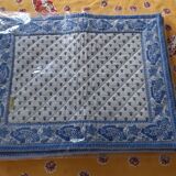 2 quilted placemats Olivades