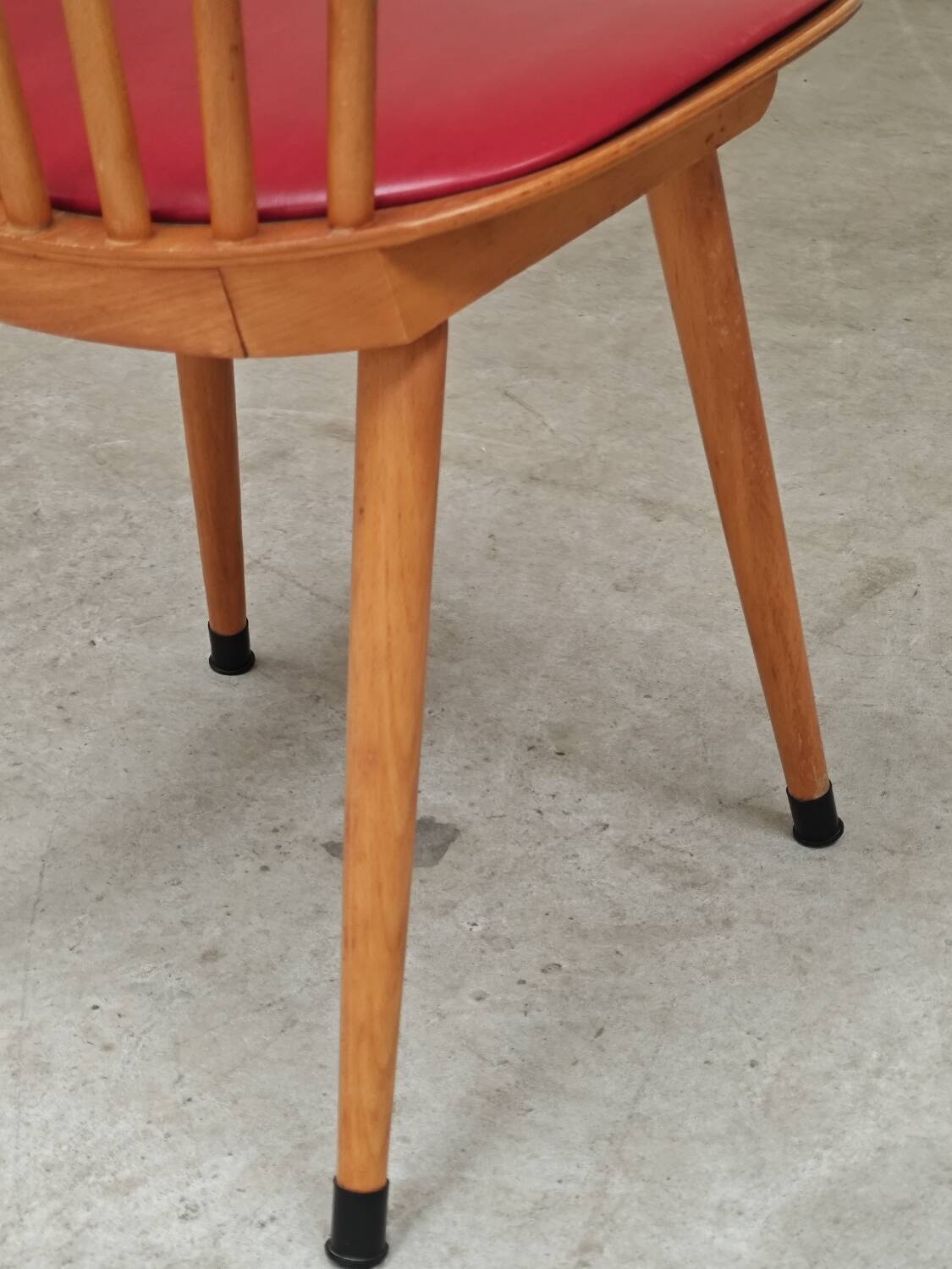 Baumann Menuet chair red skai 1960