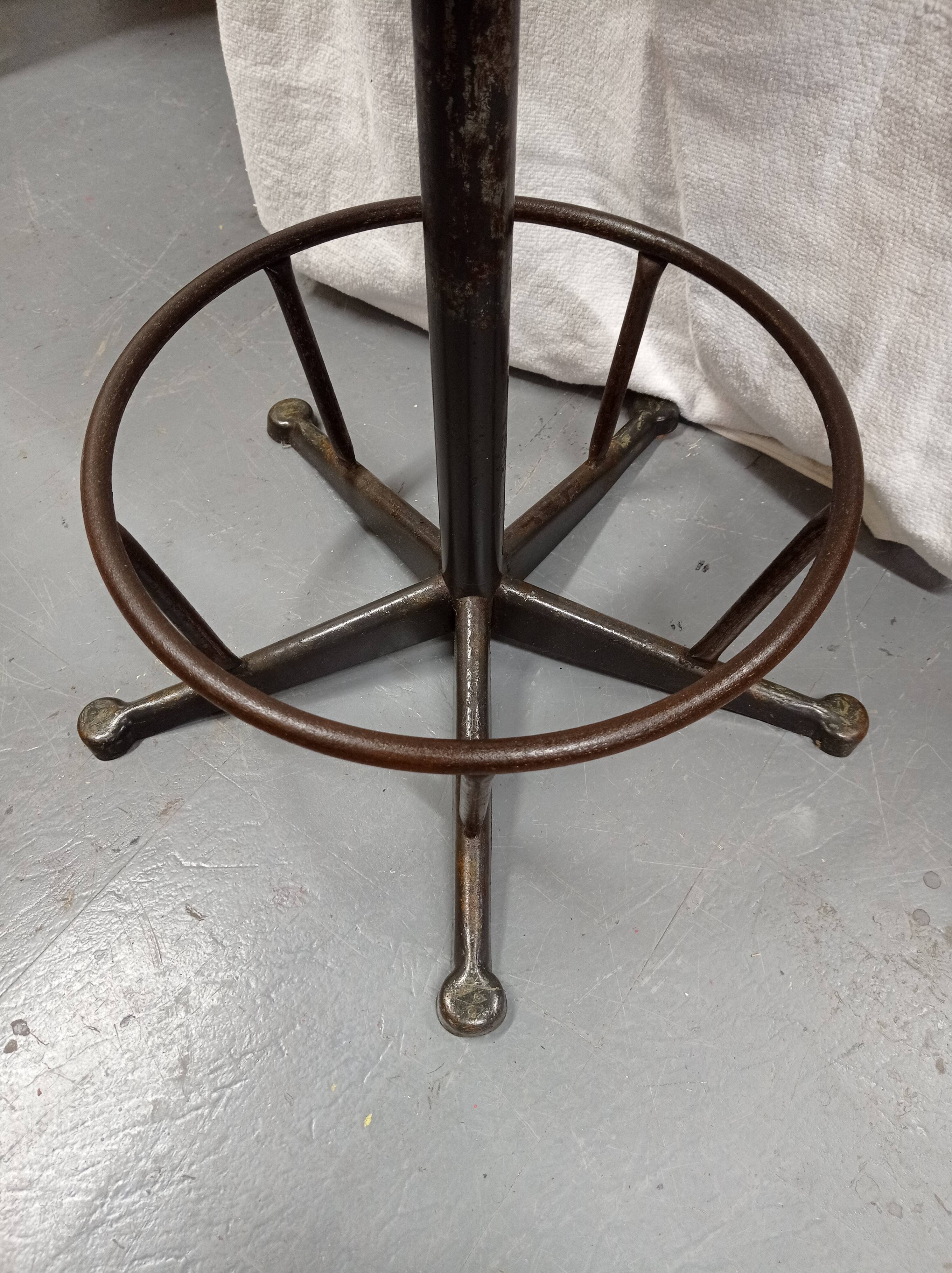 Adjustable workshop chair