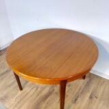 Scandinavian teak extandable round table