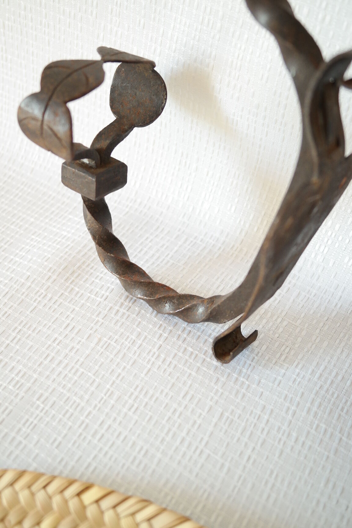 Paire de patères en fer forgé ancienne