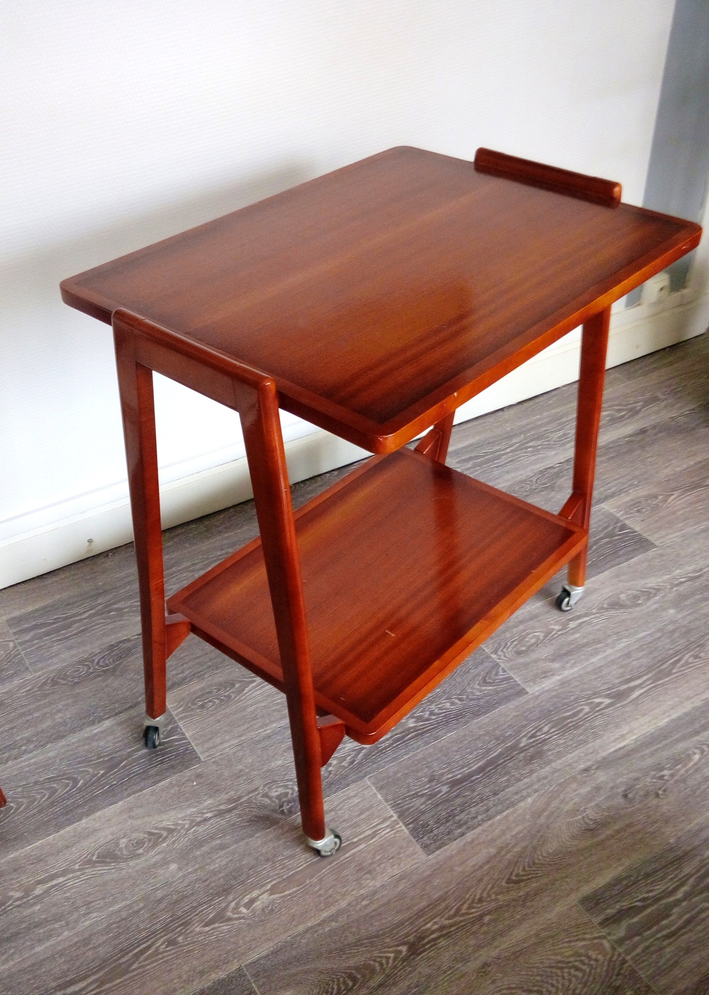 Scandinavian look service 50s