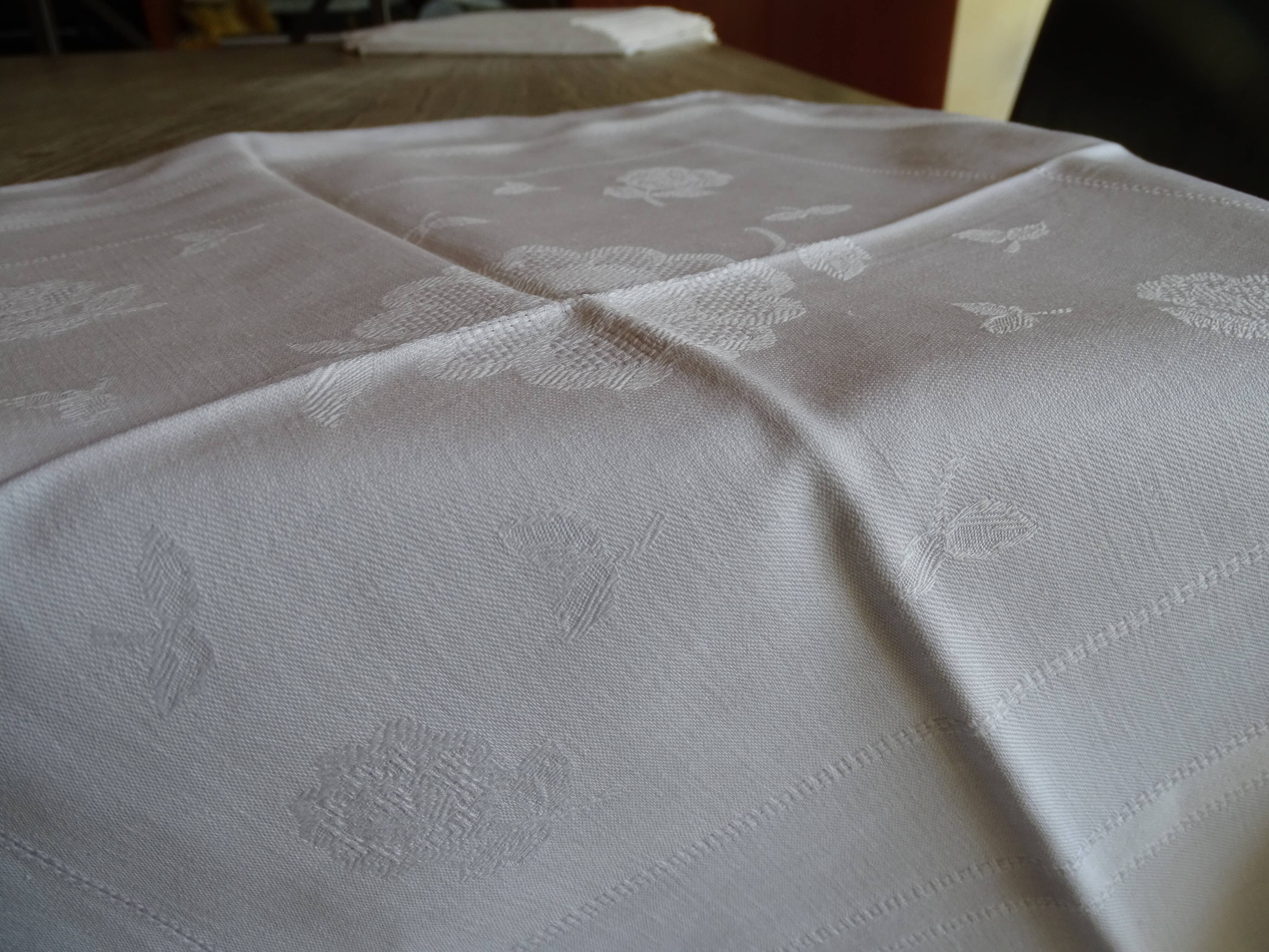 9 cotton napkins damask with flowers 48 x 48 cm