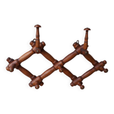 Extendable wooden coat rack