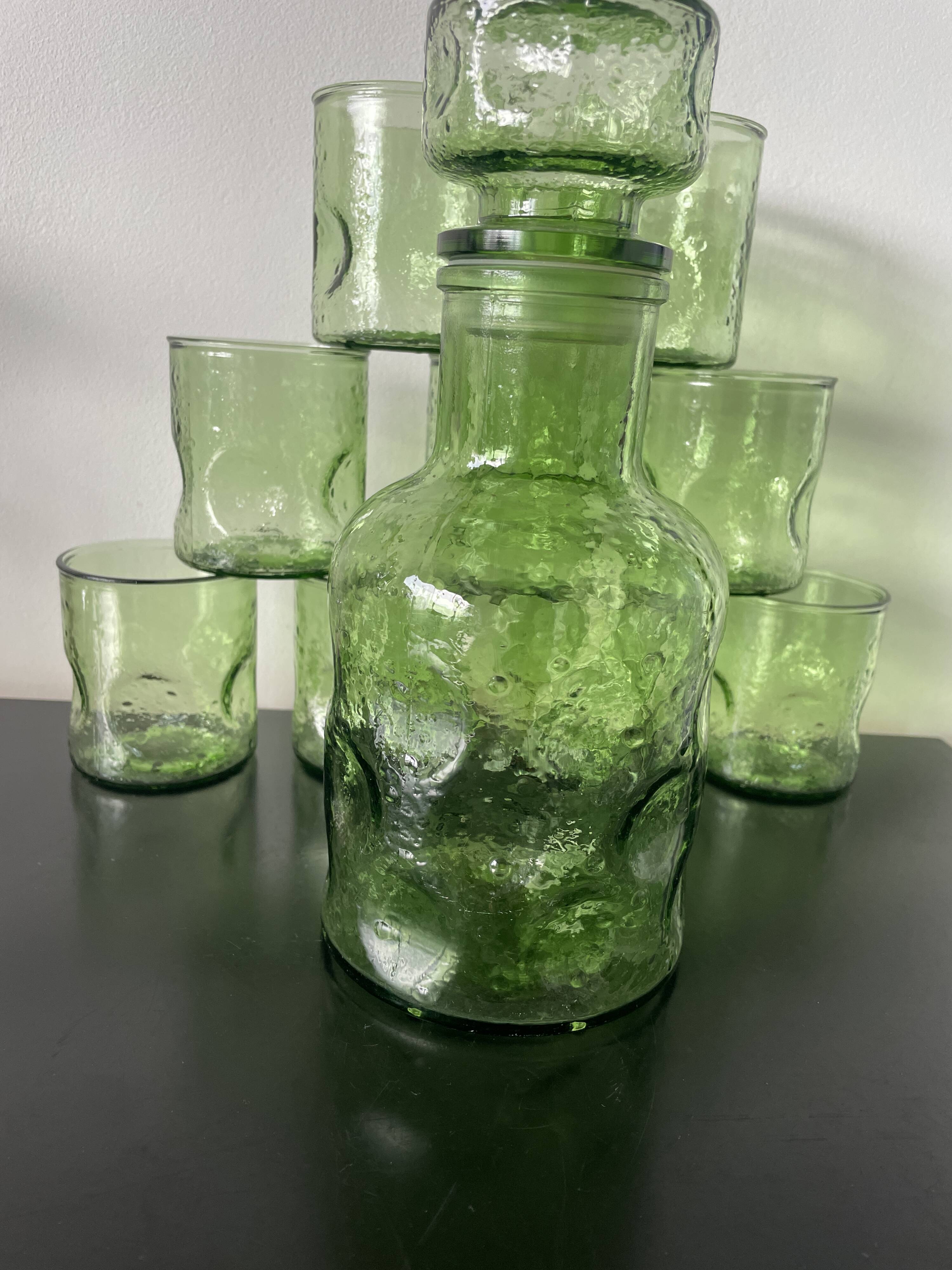 Set of carafe and 9 bubble glass glasses from the 70s