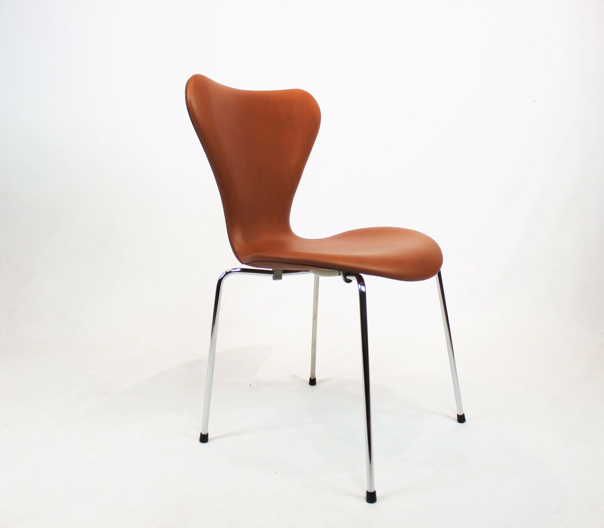 Lot de 4 chaises modèle 3107 par Arne Jacobsen et fabriqué par Fritz Hansen