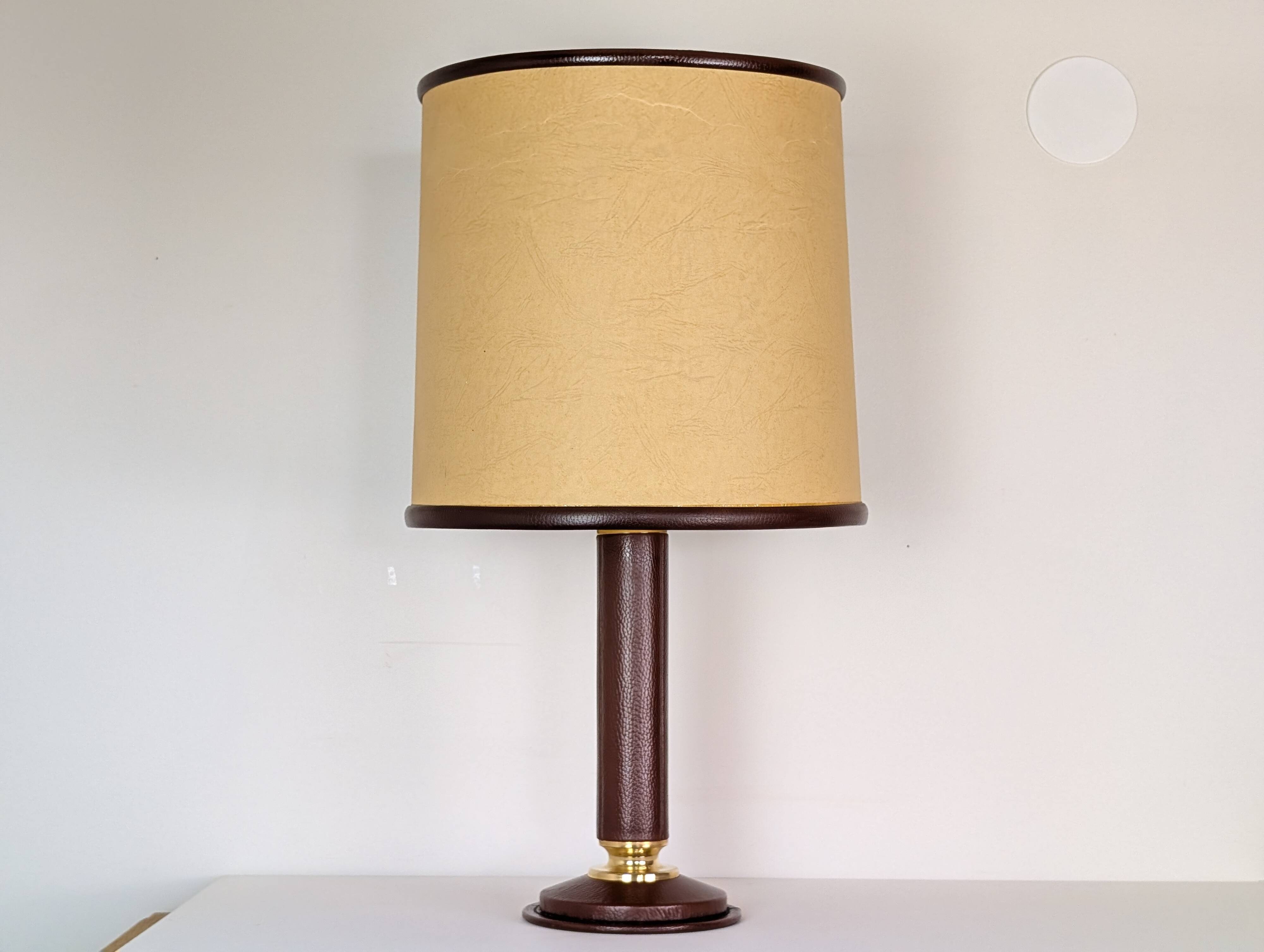 Le Tanneur leather lamp