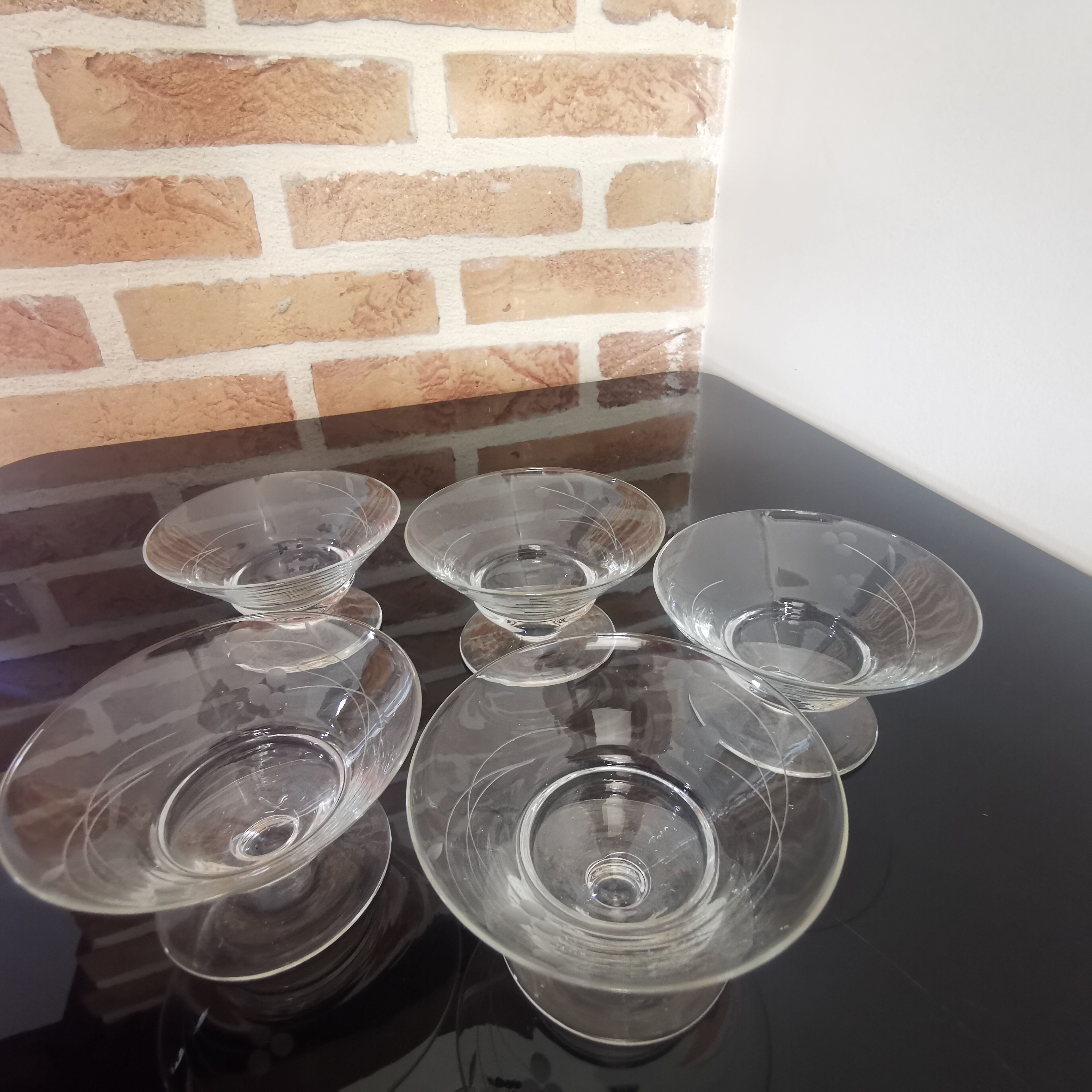 5 champagne glasses in vintage engraved glass