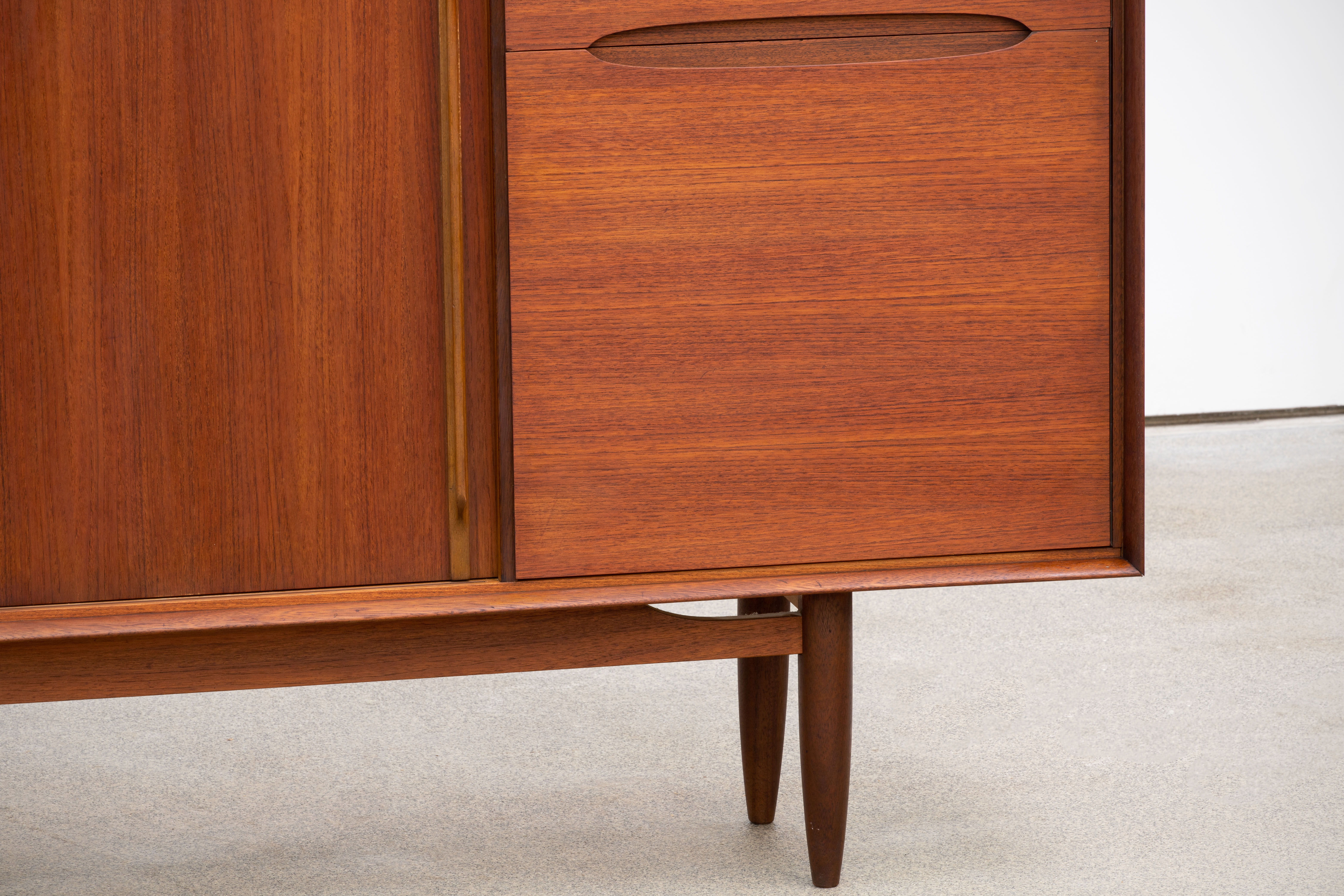 Vintage Scandinavian Enfilade – 260 cm