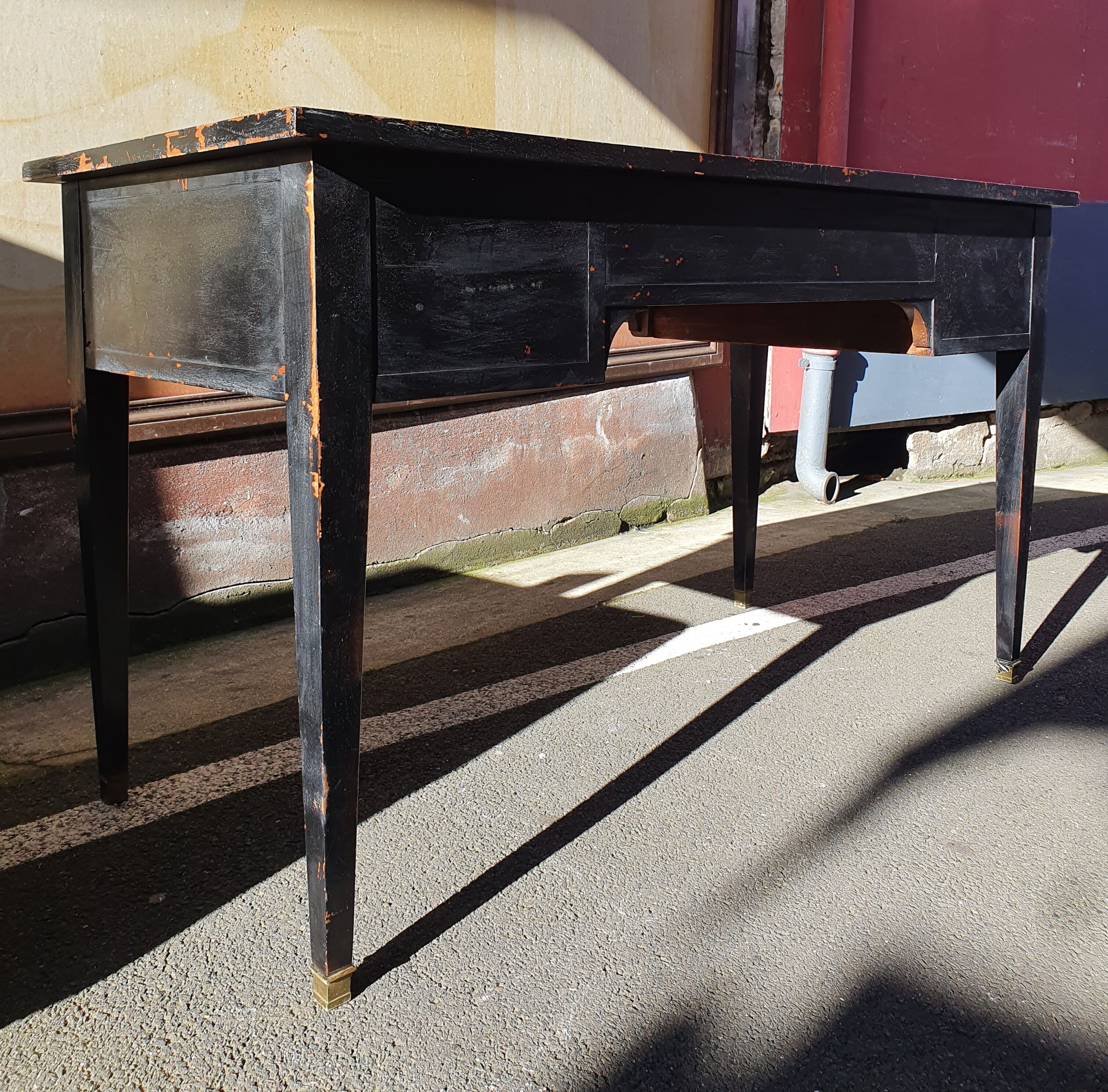 Bureau style Louis XVI - patiné noir - 19ème